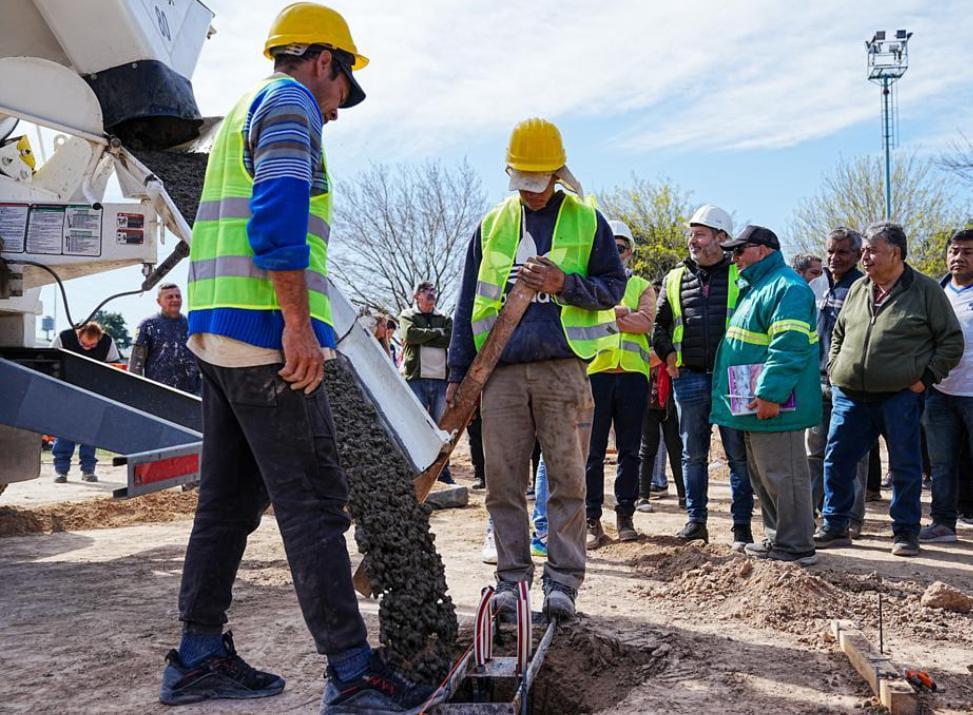 371299752_696075185881821_5585450243938350015_n